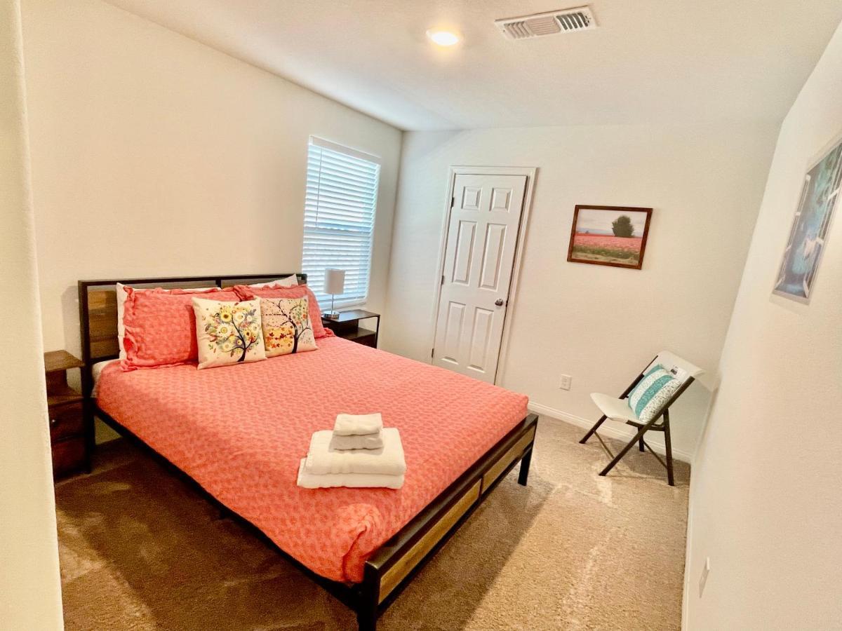 Spacious House, 5 Bedrooms, Sleeps 12, Near Vegas Strip And Airport Ferienhaus *