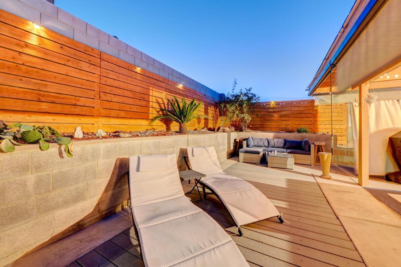 Desert Oasis Villa: Heated Pool Minutes From Vegas Strip Holiday home Las Vegas