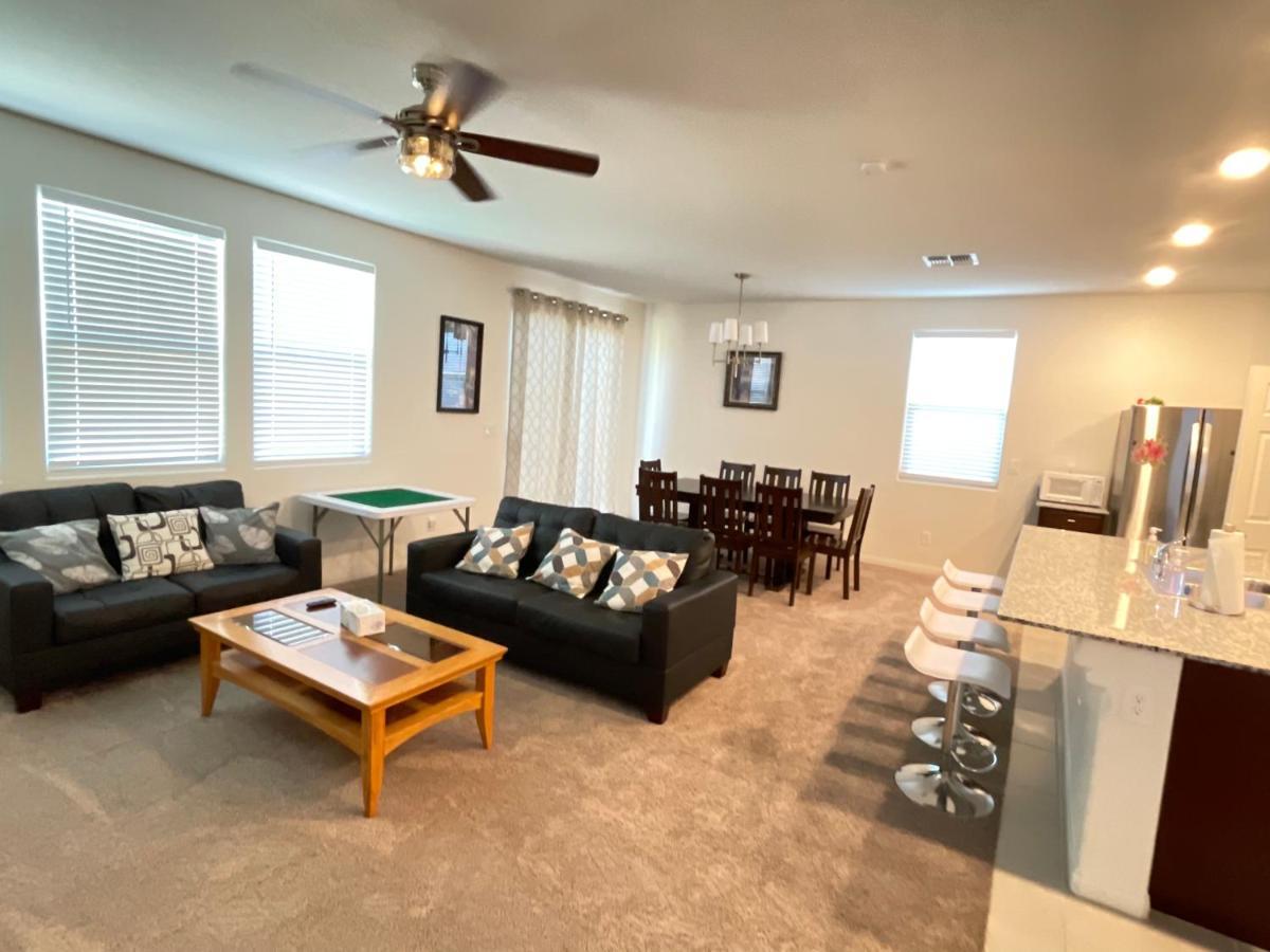 Spacious House, 5 Bedrooms, Sleeps 12, Near Vegas Strip And Airport Ferienhaus *