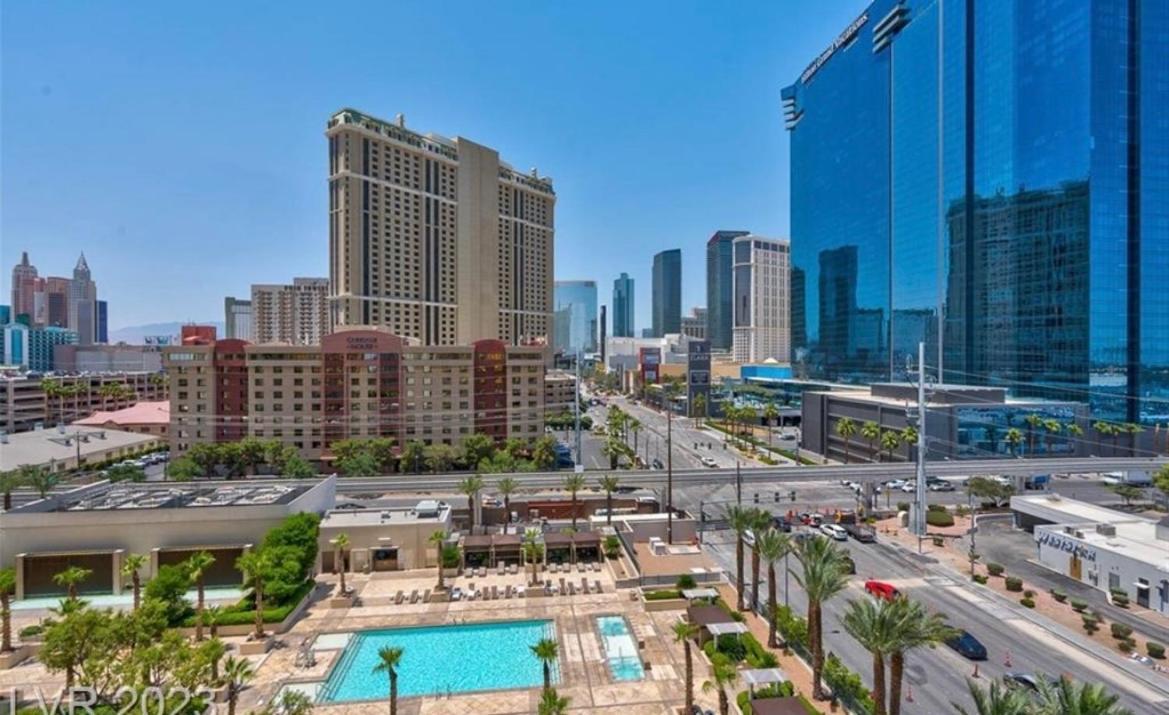 Stunning Balcony Strip View Mgm Signature * Free Valet *