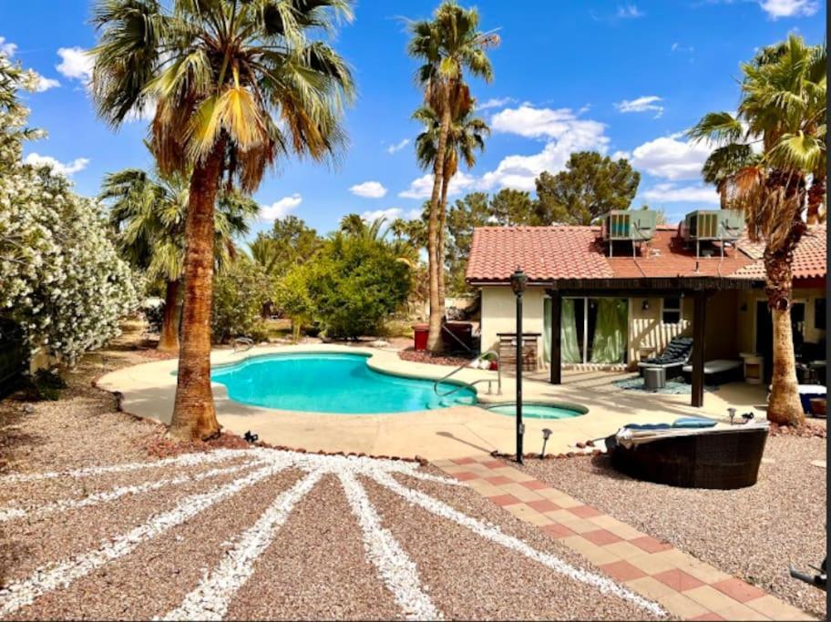 Opuluxe Moroccan Villa, Pool & Sports Apartment Las Vegas