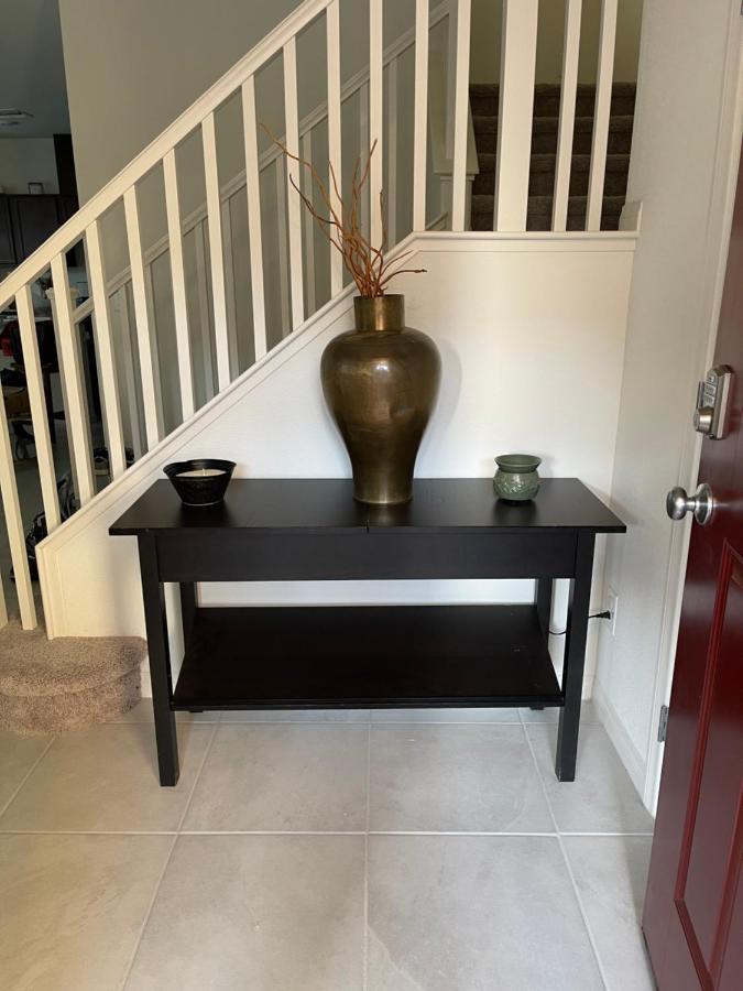 Beautiful Brand New 2 Bedroom Vegas Home! Fits 12 Or More,15-20 Minutes From Lv Strip Apartment