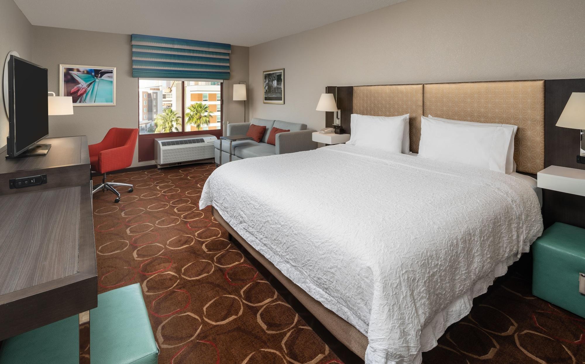 Hampton Tropicana Hotel 3*