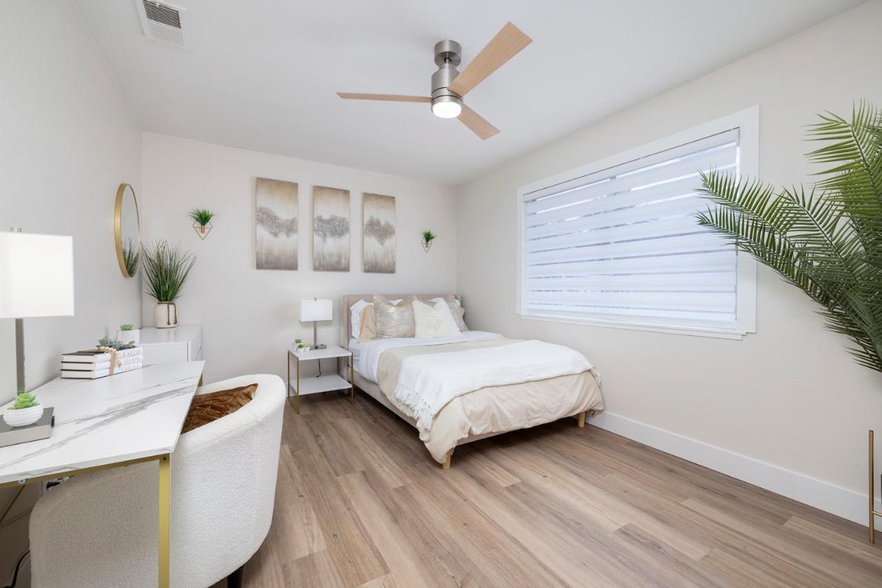 Holiday home Single Story Minutes From Summerlin With Rv Parking & Dog Friendly