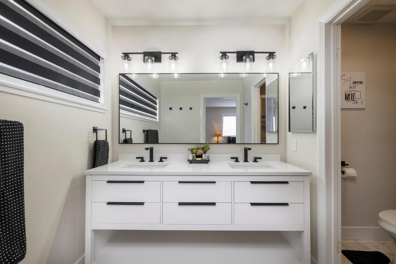 Single Story Minutes From Summerlin With Rv Parking & Dog Friendly Casa de férias *