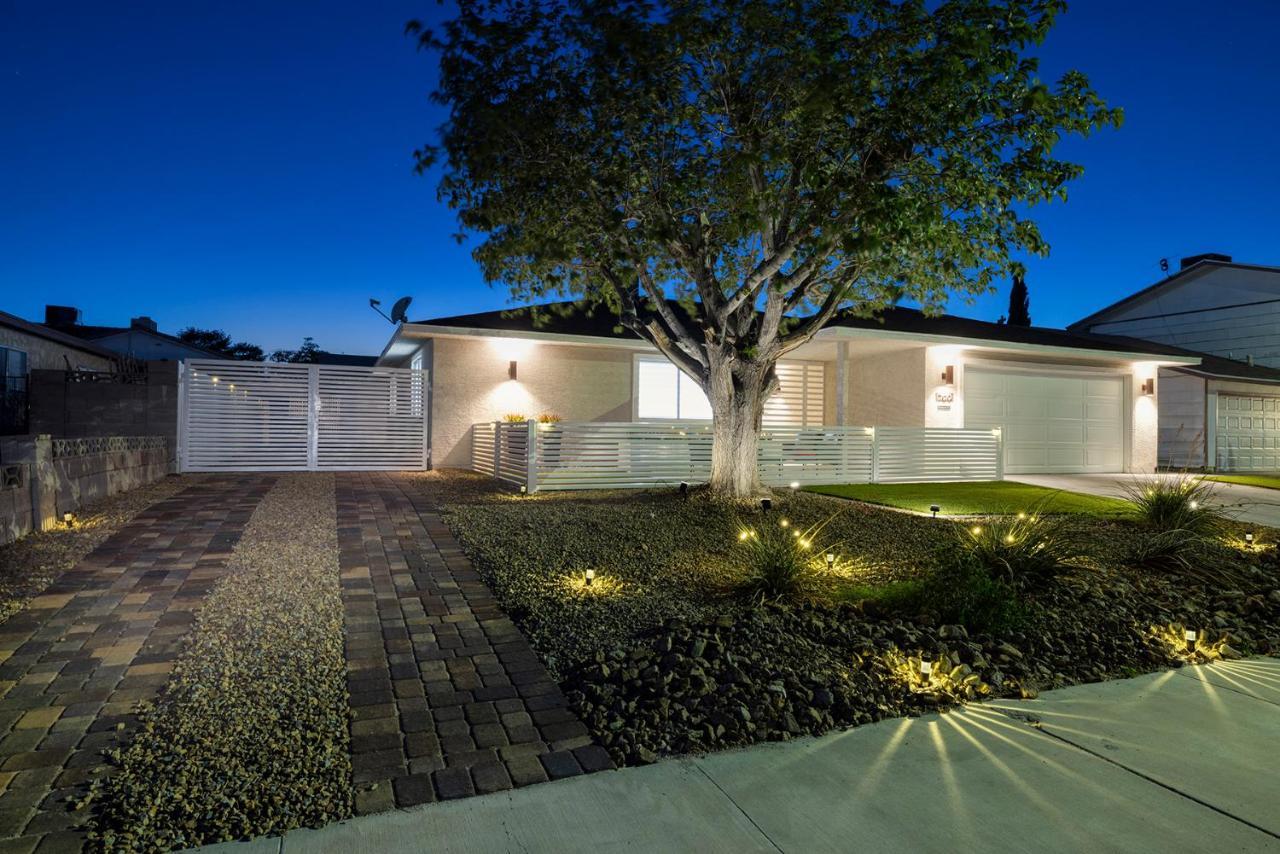 Single Story Minutes From Summerlin With Rv Parking & Dog Friendly *