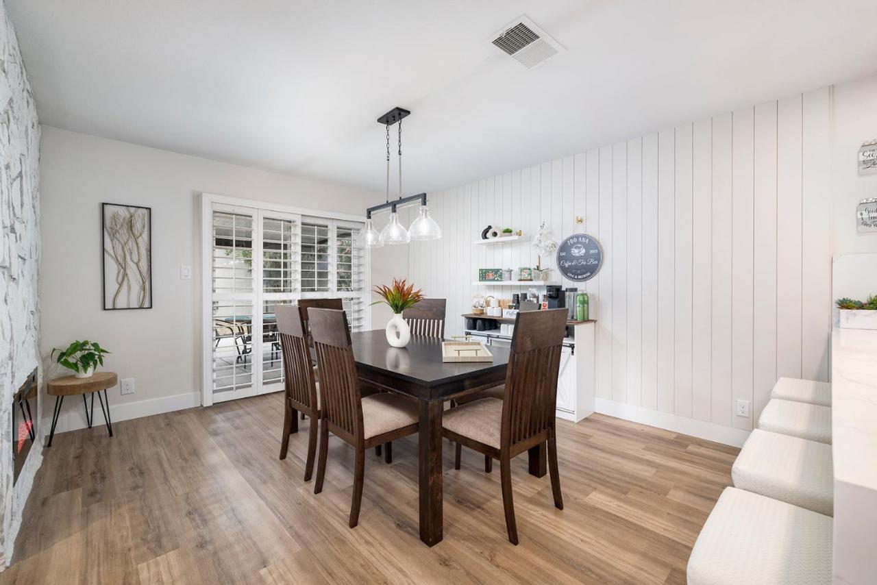 Single Story Minutes From Summerlin With Rv Parking & Dog Friendly Holiday home *