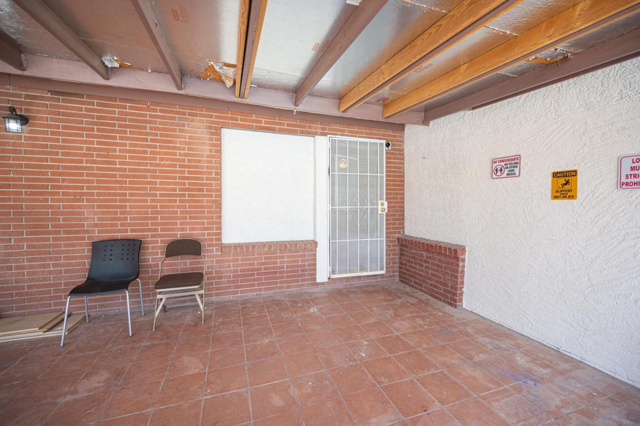 #15 Whole House 4 Bed 2 Bath Sleeps 14 Apartment