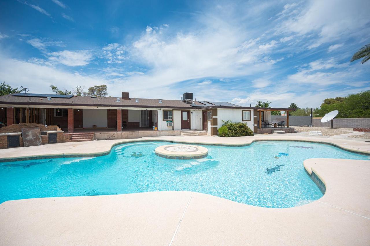 Apartment #15 Whole House 4 Bed 2 Bath Sleeps 14 Las Vegas