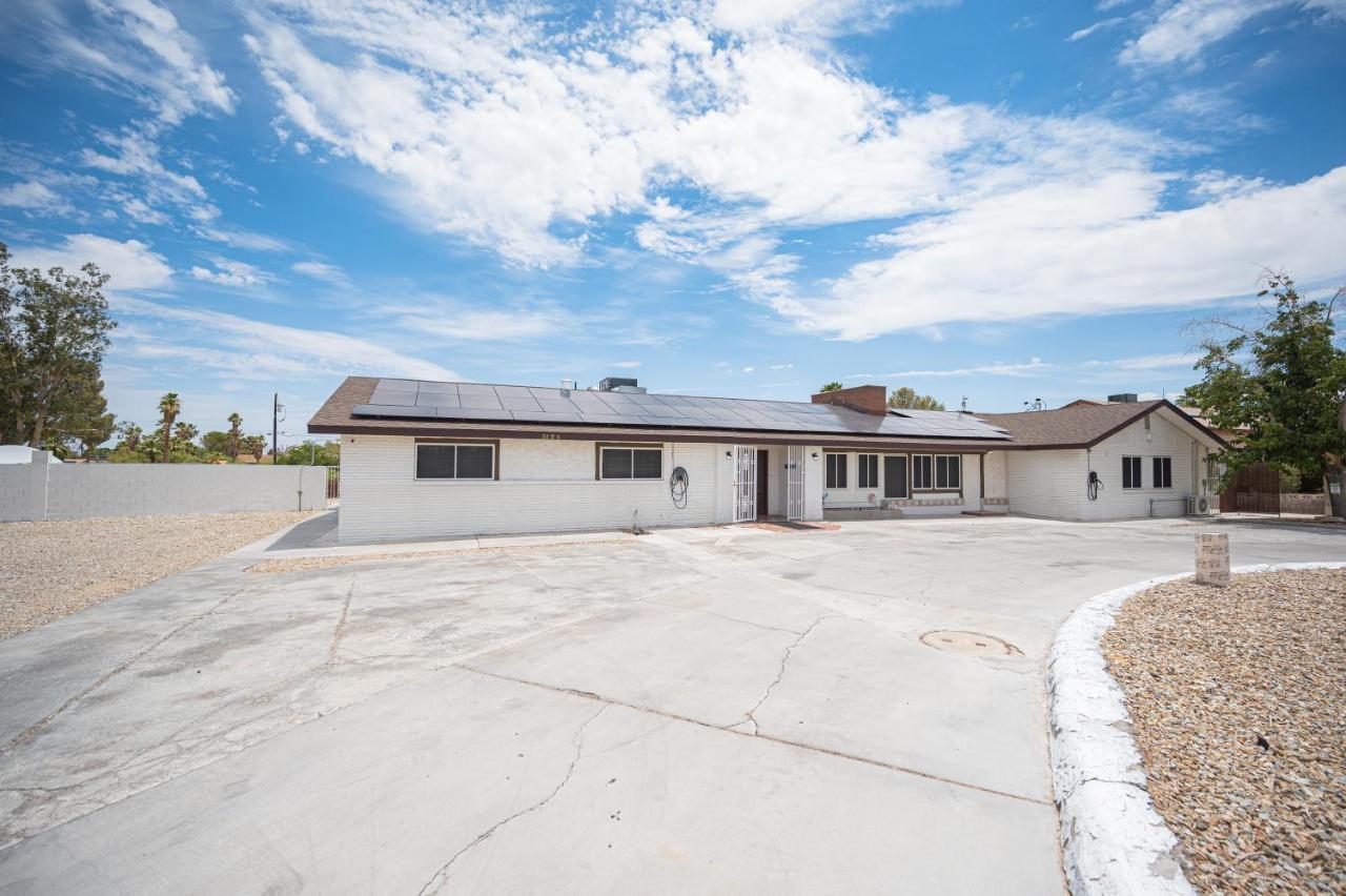 #15 Whole House 4 Bed 2 Bath Sleeps 14 Apartment *
