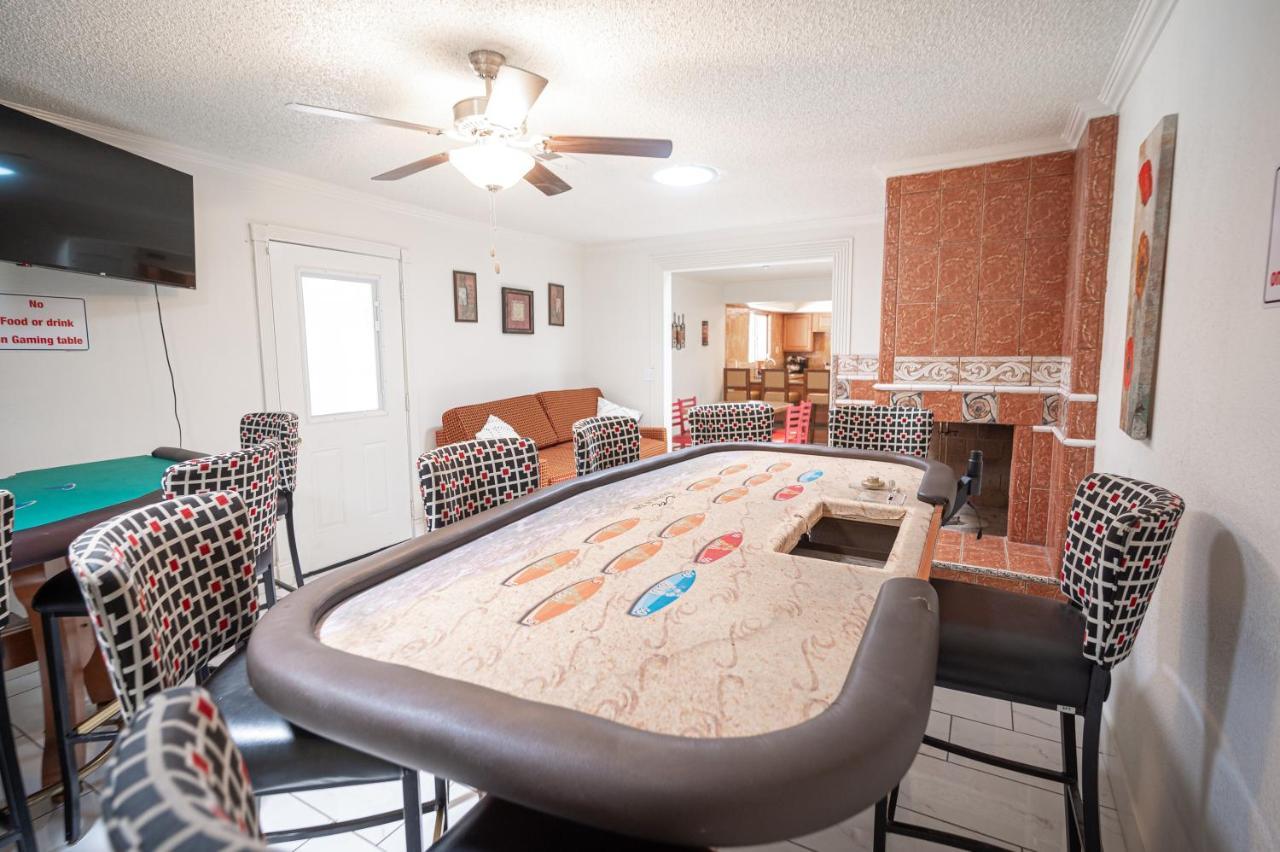 #15 Whole House 4 Bed 2 Bath Sleeps 14 * Las Vegas