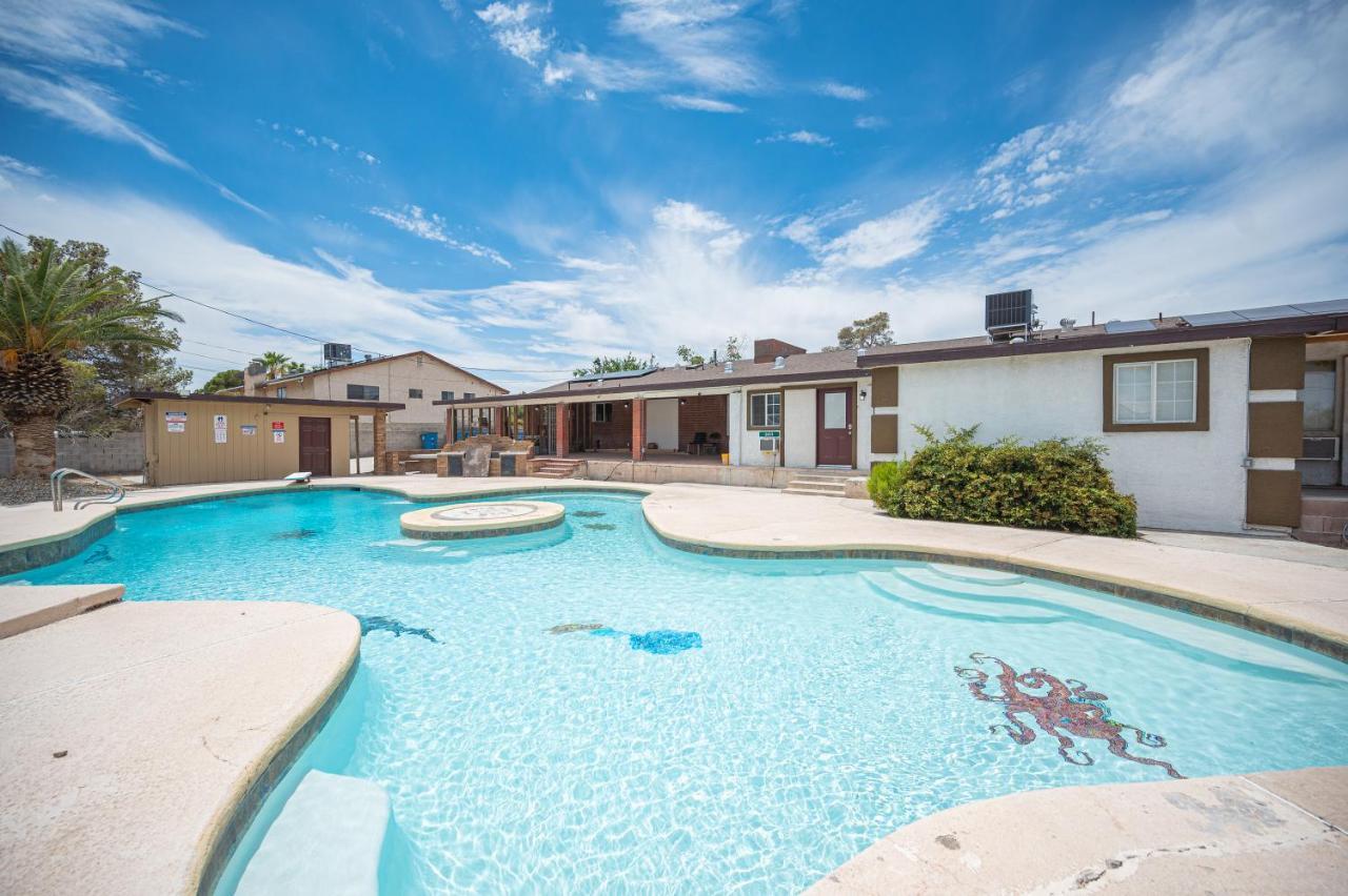 Apartment #15 Whole House 4 Bed 2 Bath Sleeps 14 Las Vegas