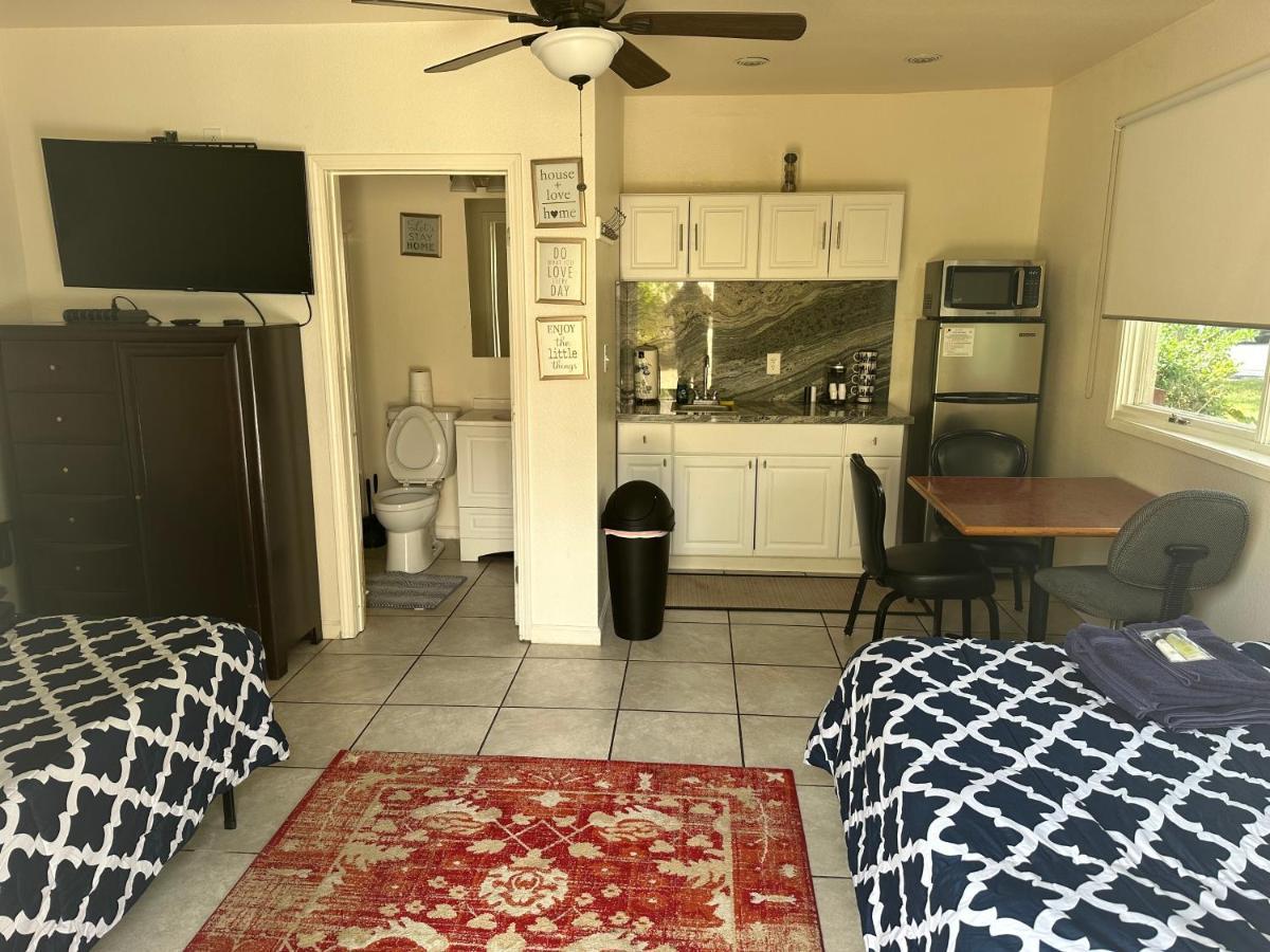 1 Small Secure Studio Apartment Las Vegas