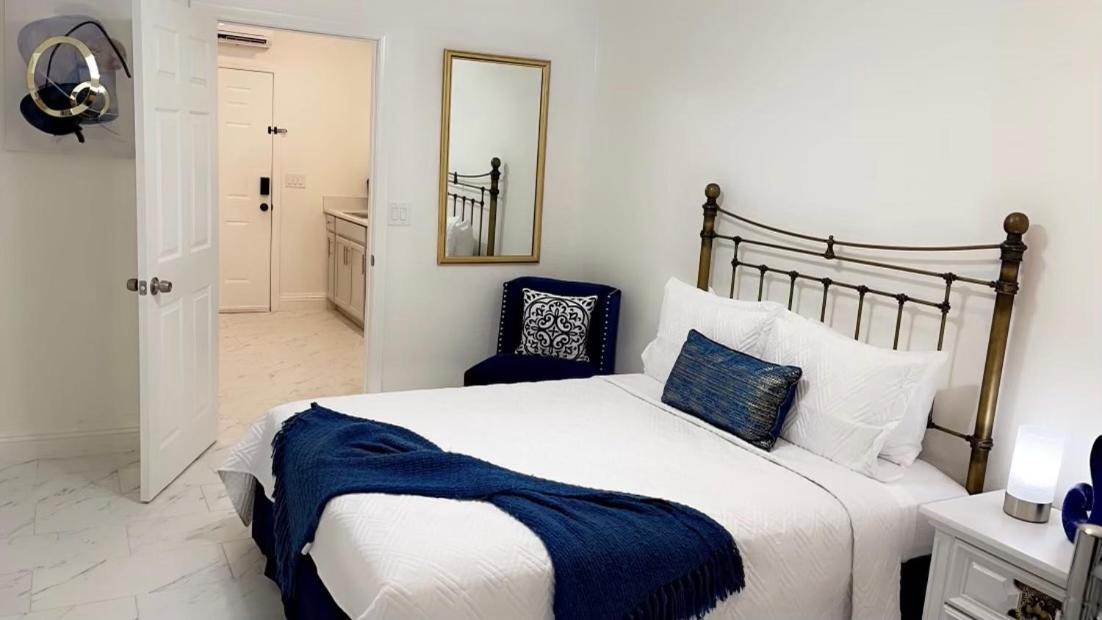 , 5 Min Away From Airport. Apartamento *