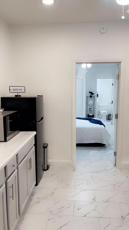 , 5 Min Away From Airport. Las Vegas