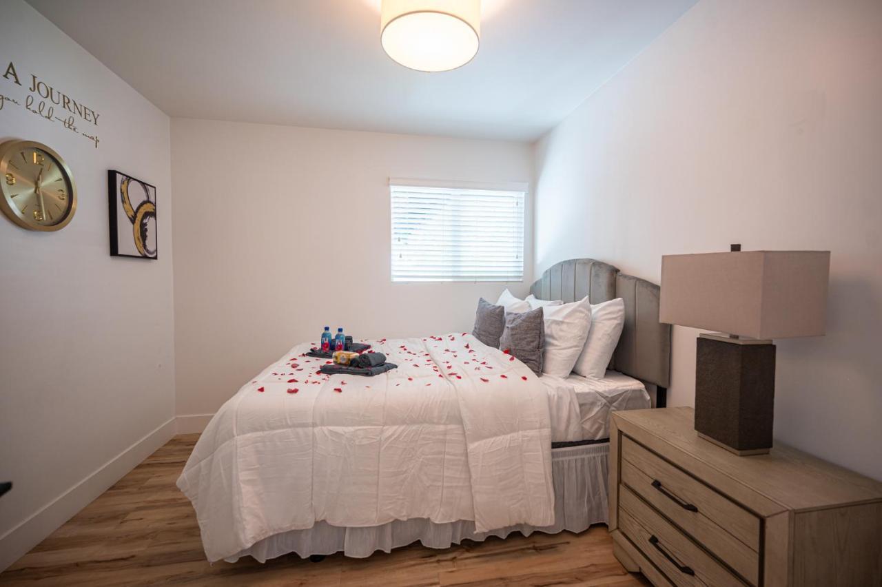 Brand New Home- Center Location Appartamento *