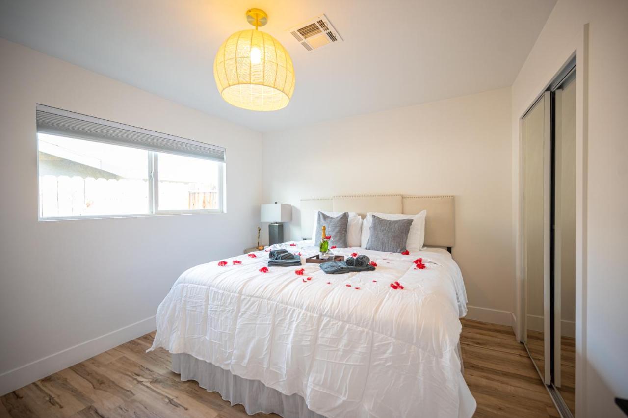Brand New Home- Center Location Appartamento *