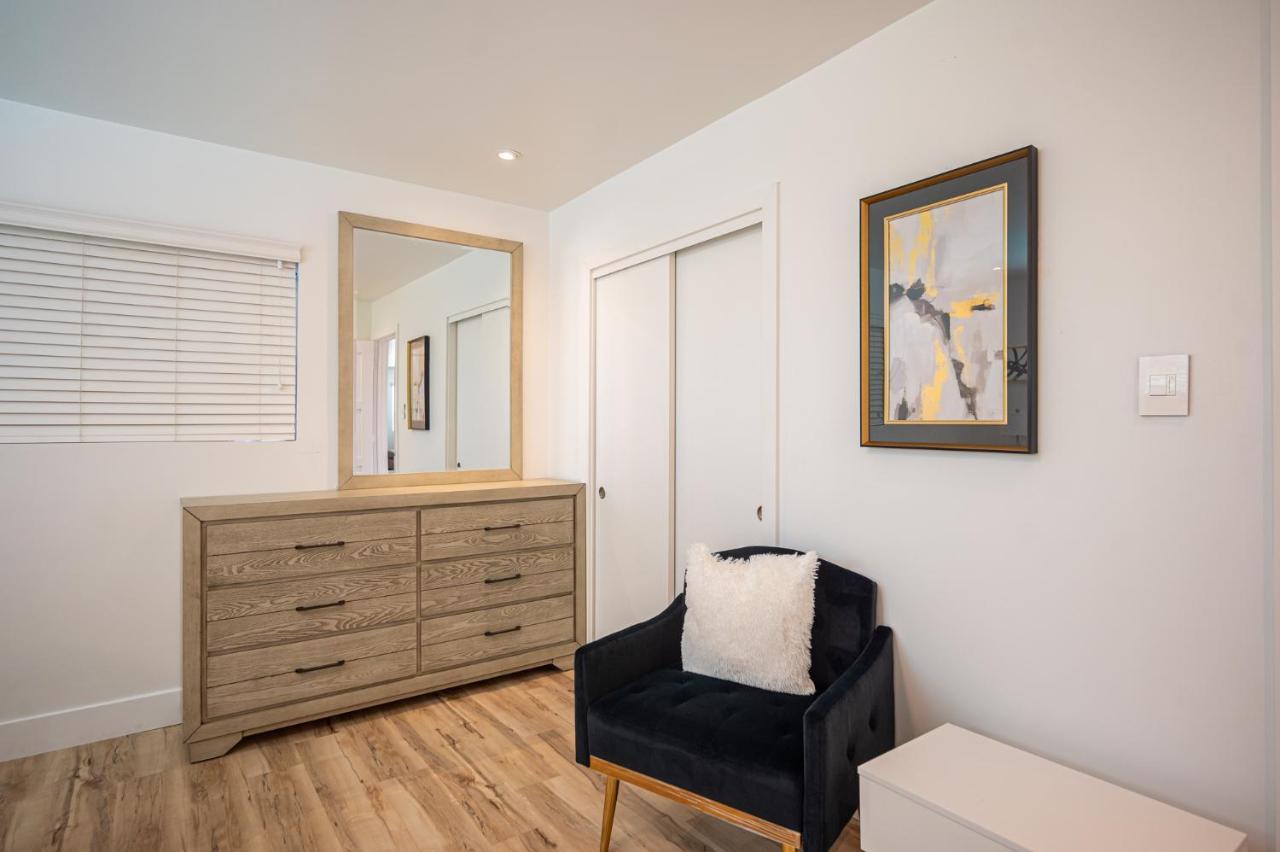 Brand New Home- Center Location Appartamento