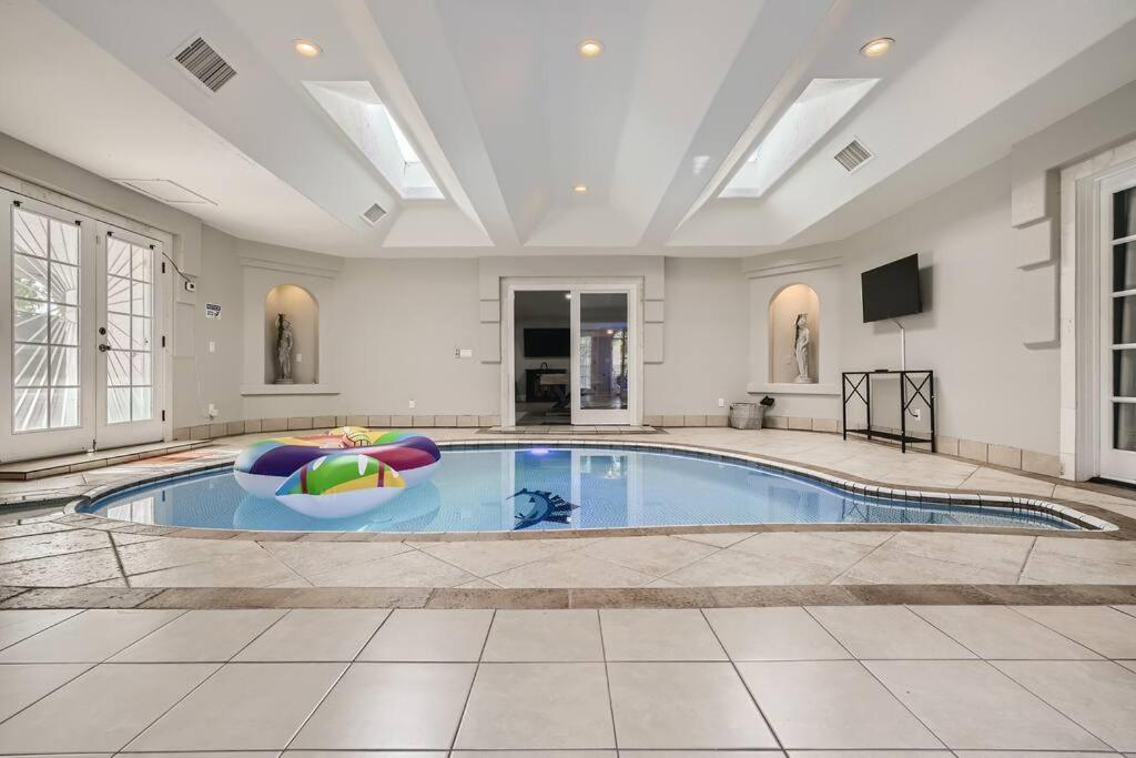 Namastay 4k Sqft Sauna Indoor Pool Villa *