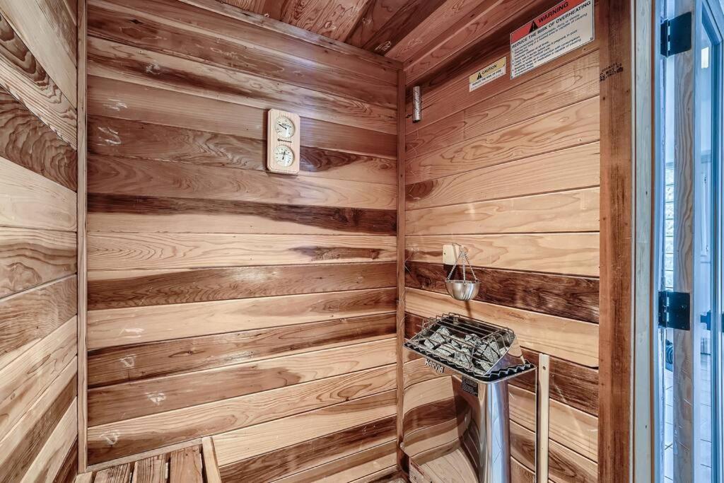 Namastay 4k Sqft Sauna Indoor Pool Las Vegas