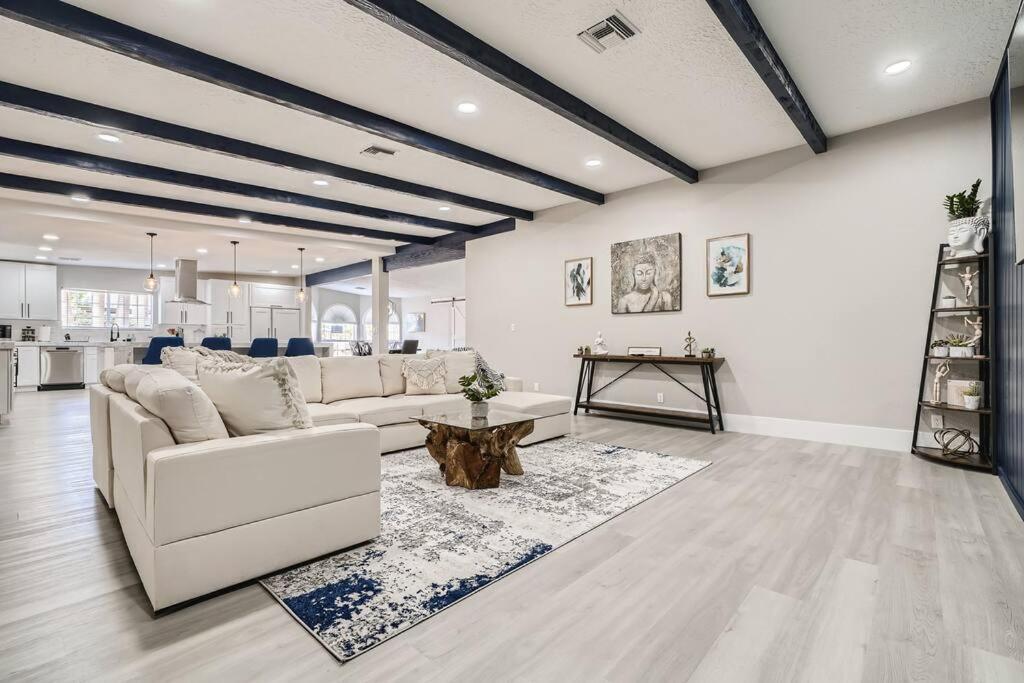 Namastay 4k Sqft Sauna Indoor Pool * Las Vegas