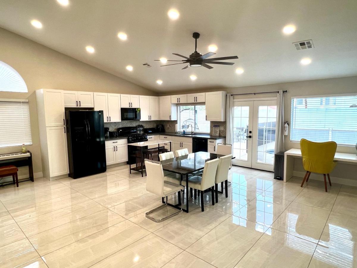 Luxury By Strip Pool And With Minivan Las Vegas