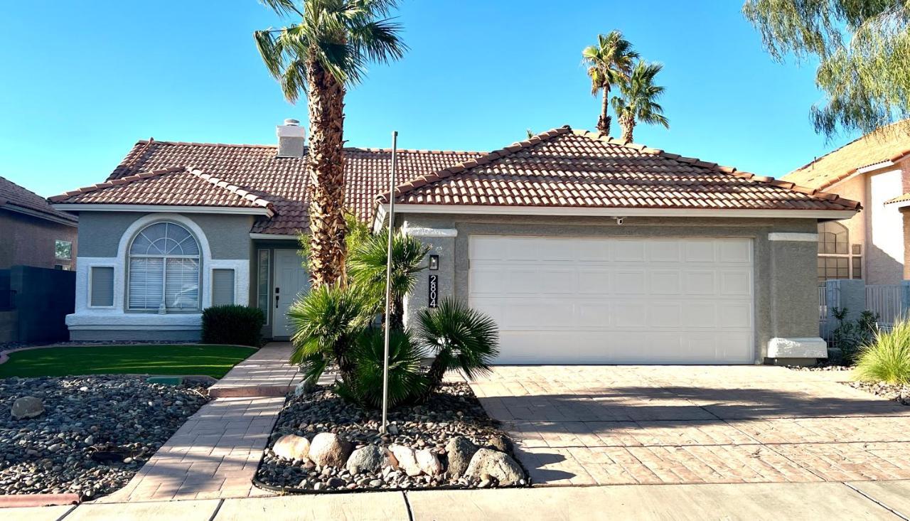 Luxury By Strip Pool And With Minivan Holiday home *