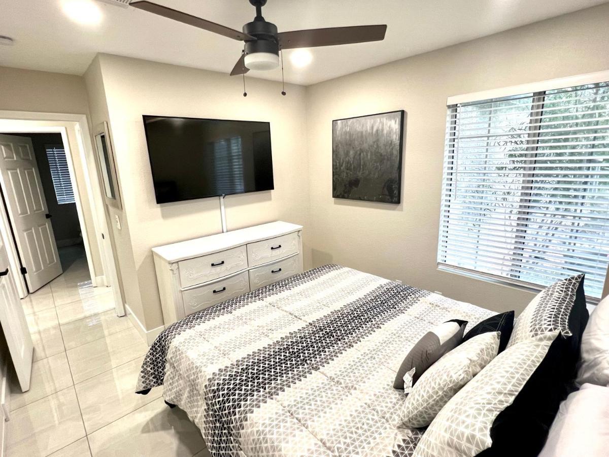 Luxury By Strip Pool And With Minivan Las Vegas