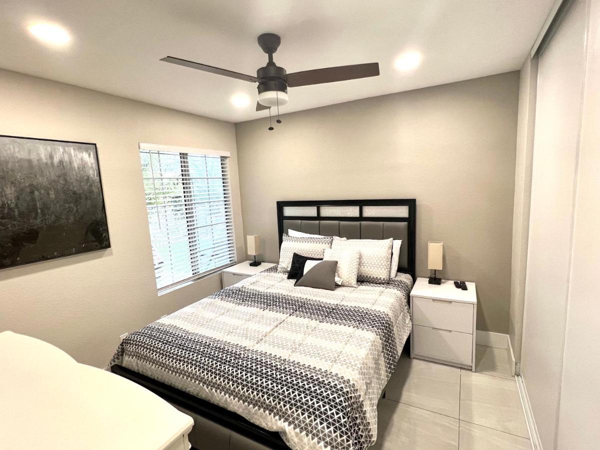 Luxury By Strip Pool And With Minivan * Las Vegas
