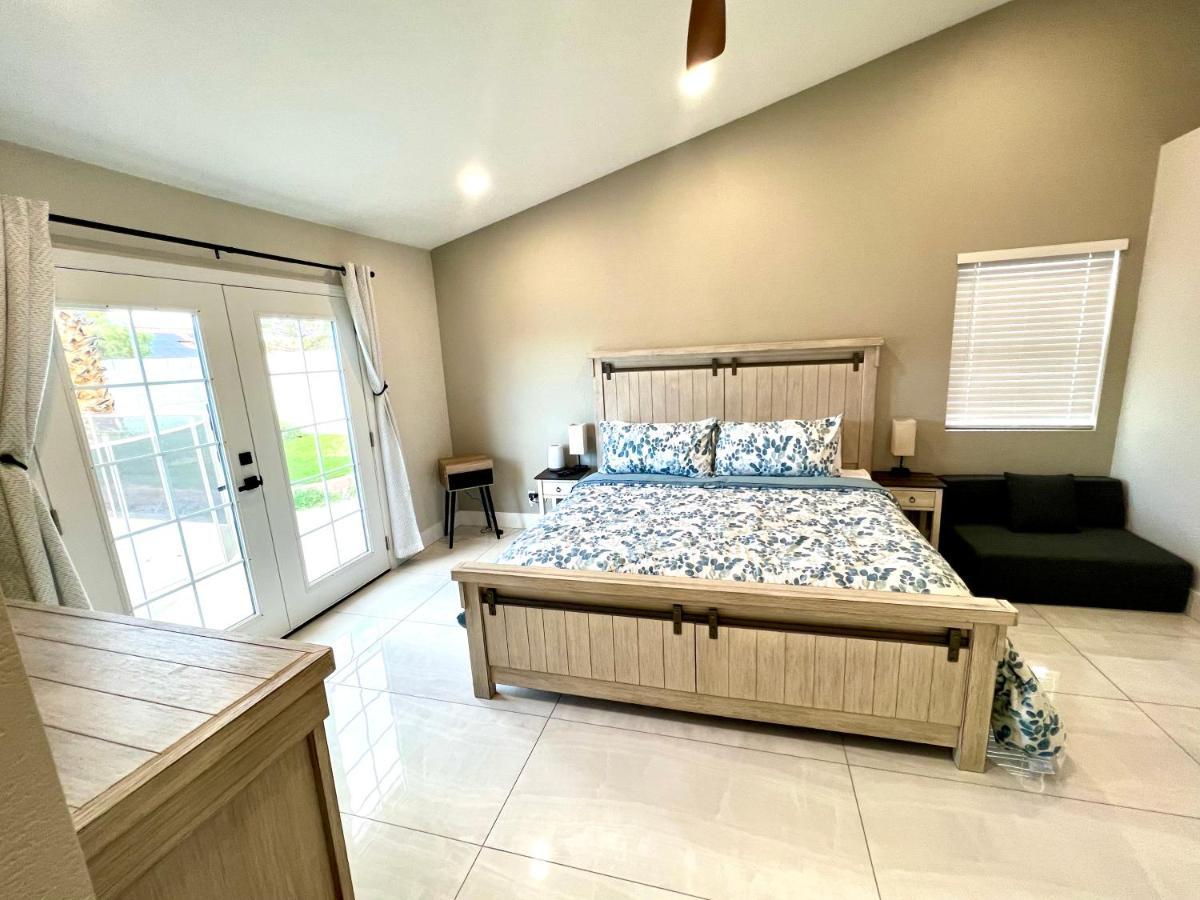 Luxury By Strip Pool And With Minivan Holiday home *