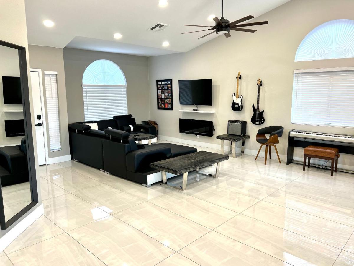 Holiday home Luxury By Strip Pool And With Minivan Las Vegas
