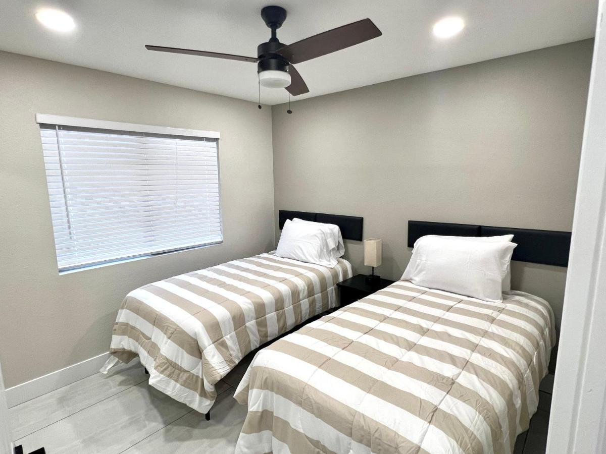 Luxury By Strip Pool And With Minivan Holiday home Las Vegas