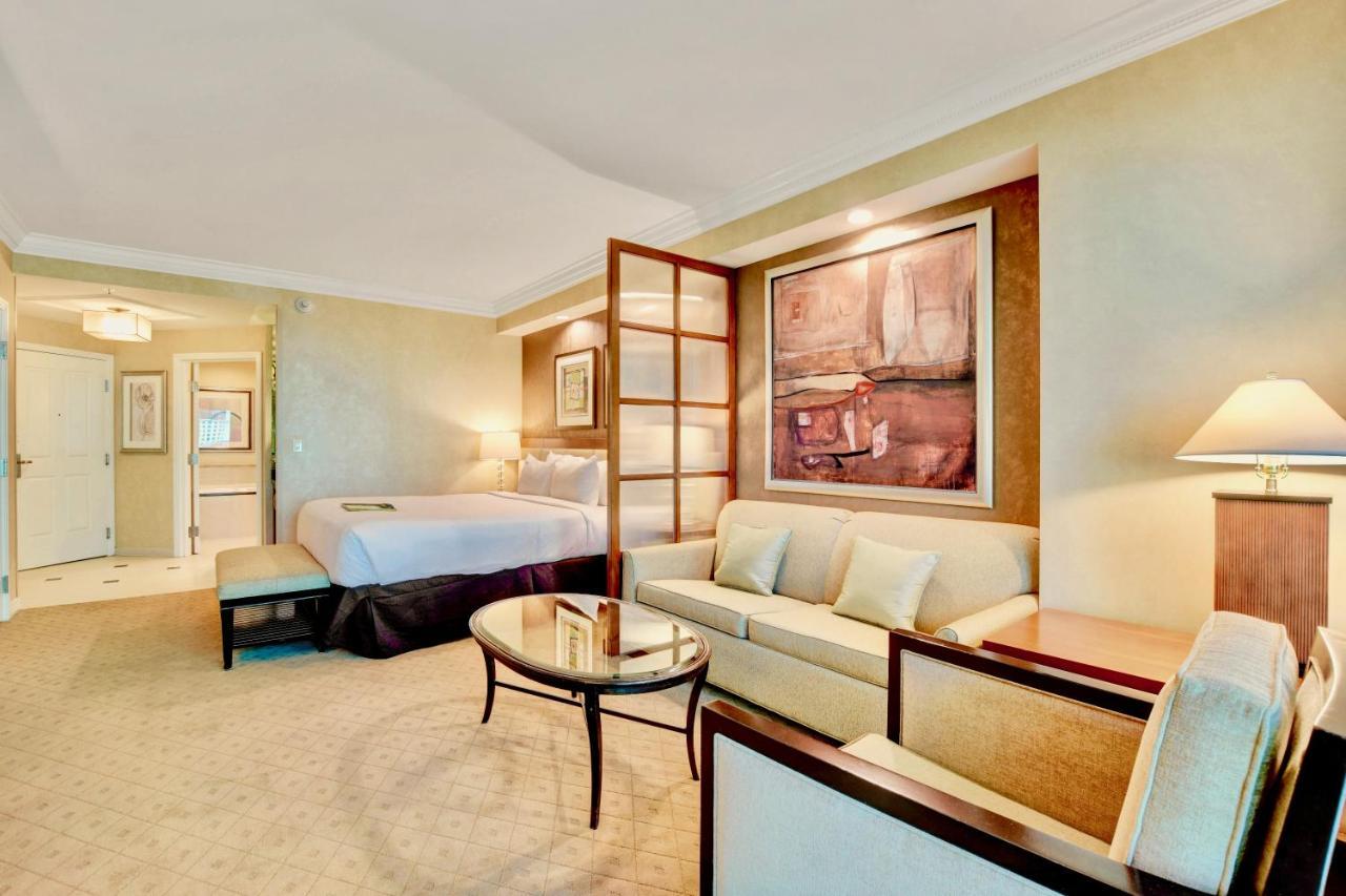 Strip View Balcony - No Fee ! Las Vegas