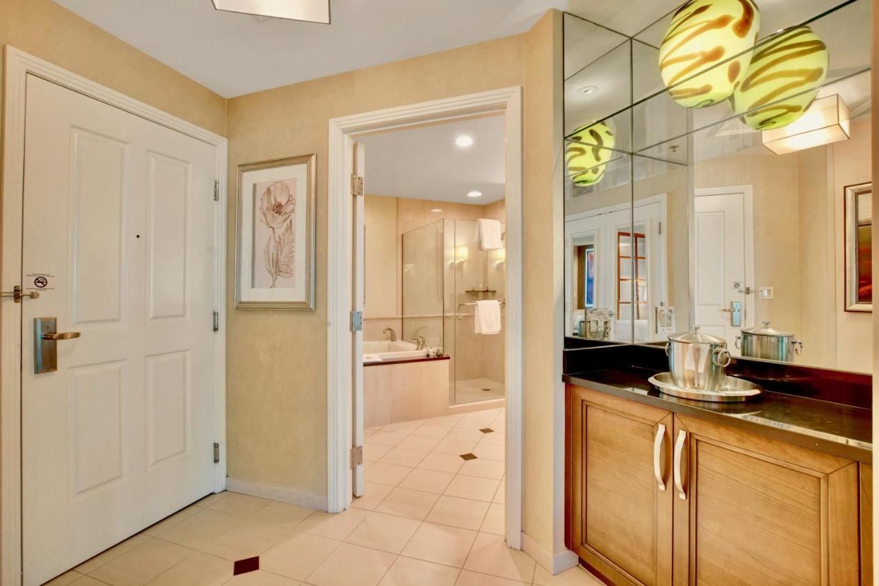 Strip View Balcony - No Fee !