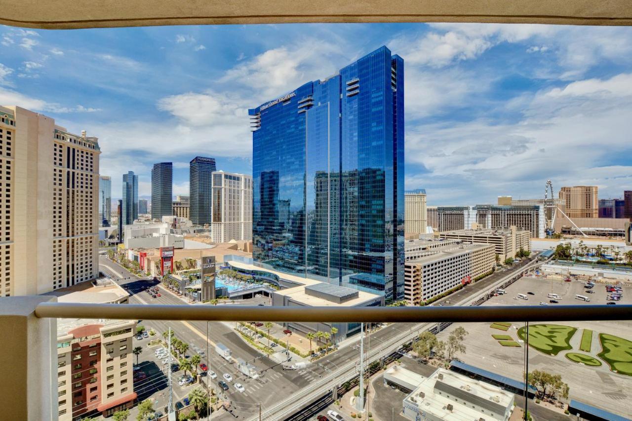 Appartement Strip View Balcony - No Fee !