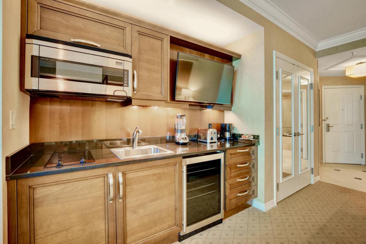 Strip View Balcony - No Fee ! Appartement