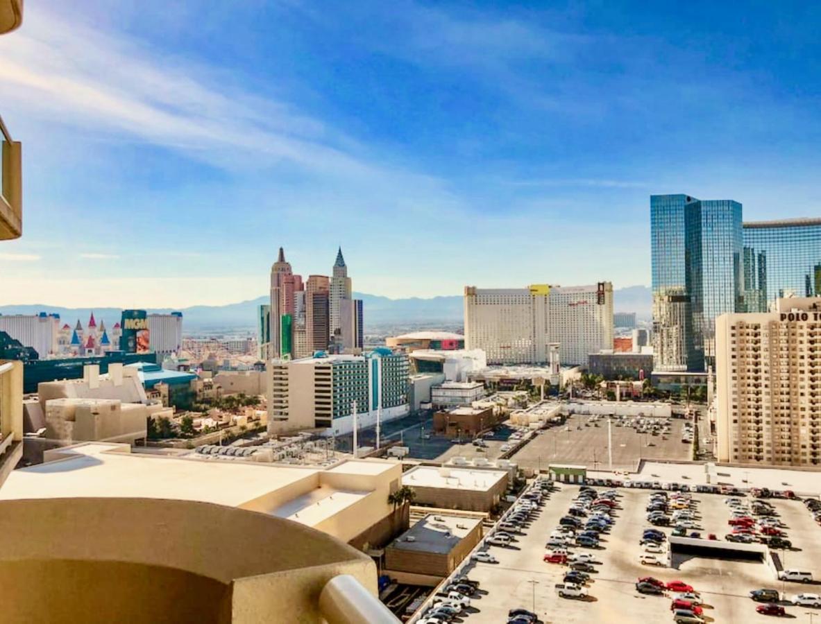 Strip View Balcony - No Fee ! Appartement *