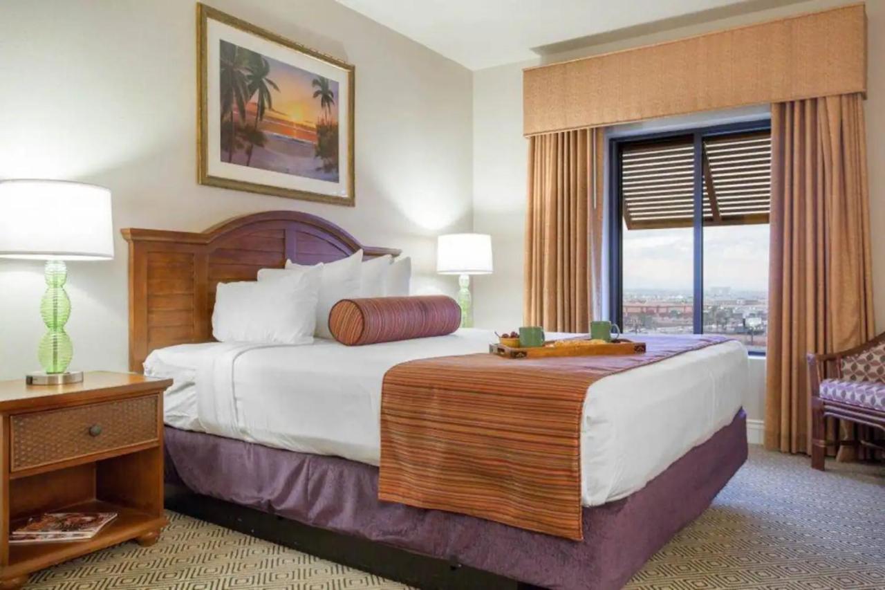 Vegas Luxe - Escape - & Hotel 3*