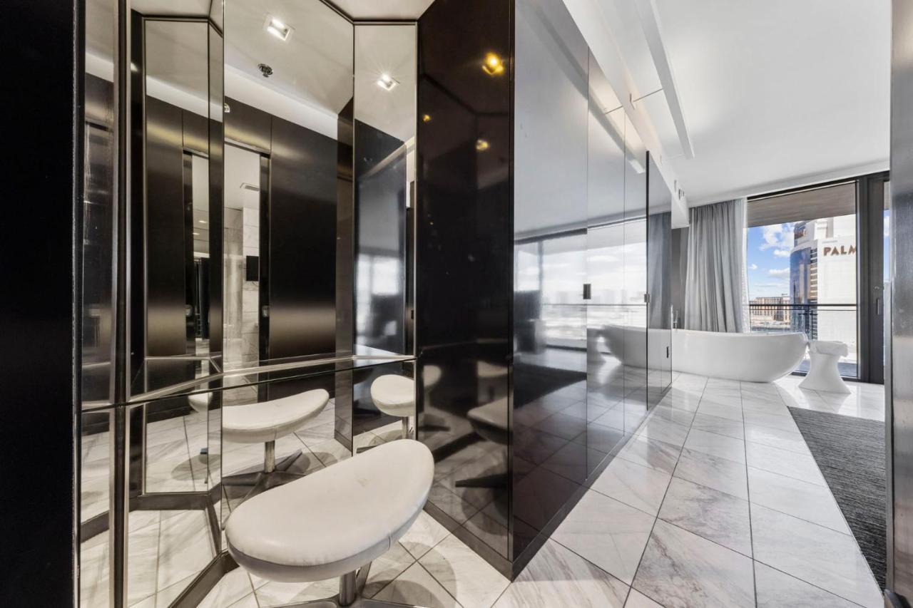 Huge Modern Luxury 17 Floor Panoramic Corner With Open Balcony * Las Vegas