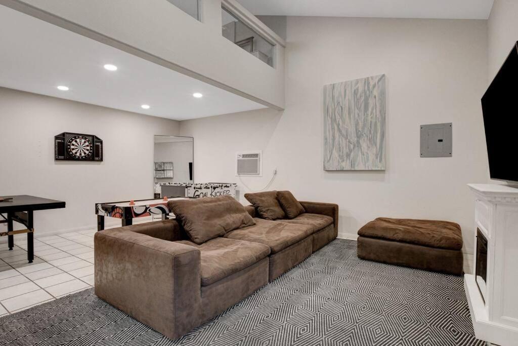 Beautiful 5br W/king Beds, Pool & Hot Tub, Games Сasa de vacaciones Las Vegas