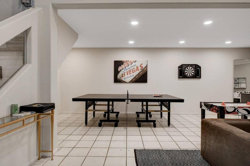 Beautiful 5br W/king Beds, Pool & Hot Tub, Games Сasa de vacaciones *