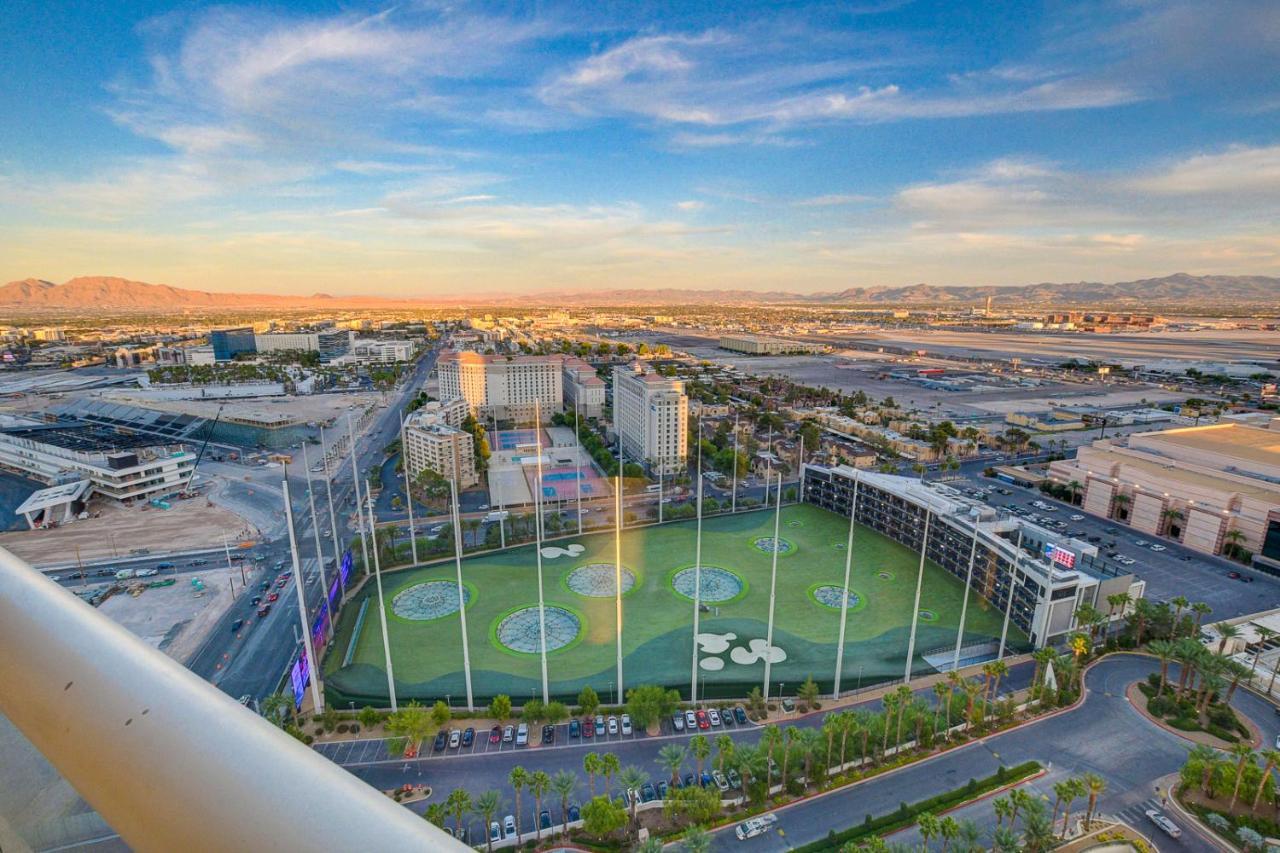 29th Ph Mgm Signature With A Massive Balcony