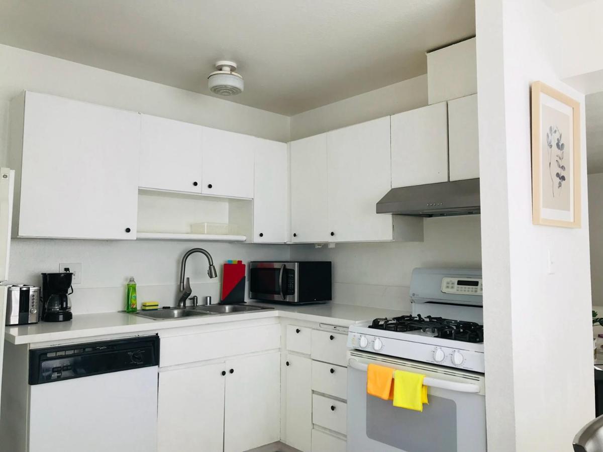 Super Comfortable And Beautiful 3 Bedrooms, 2 Baths House Renting *