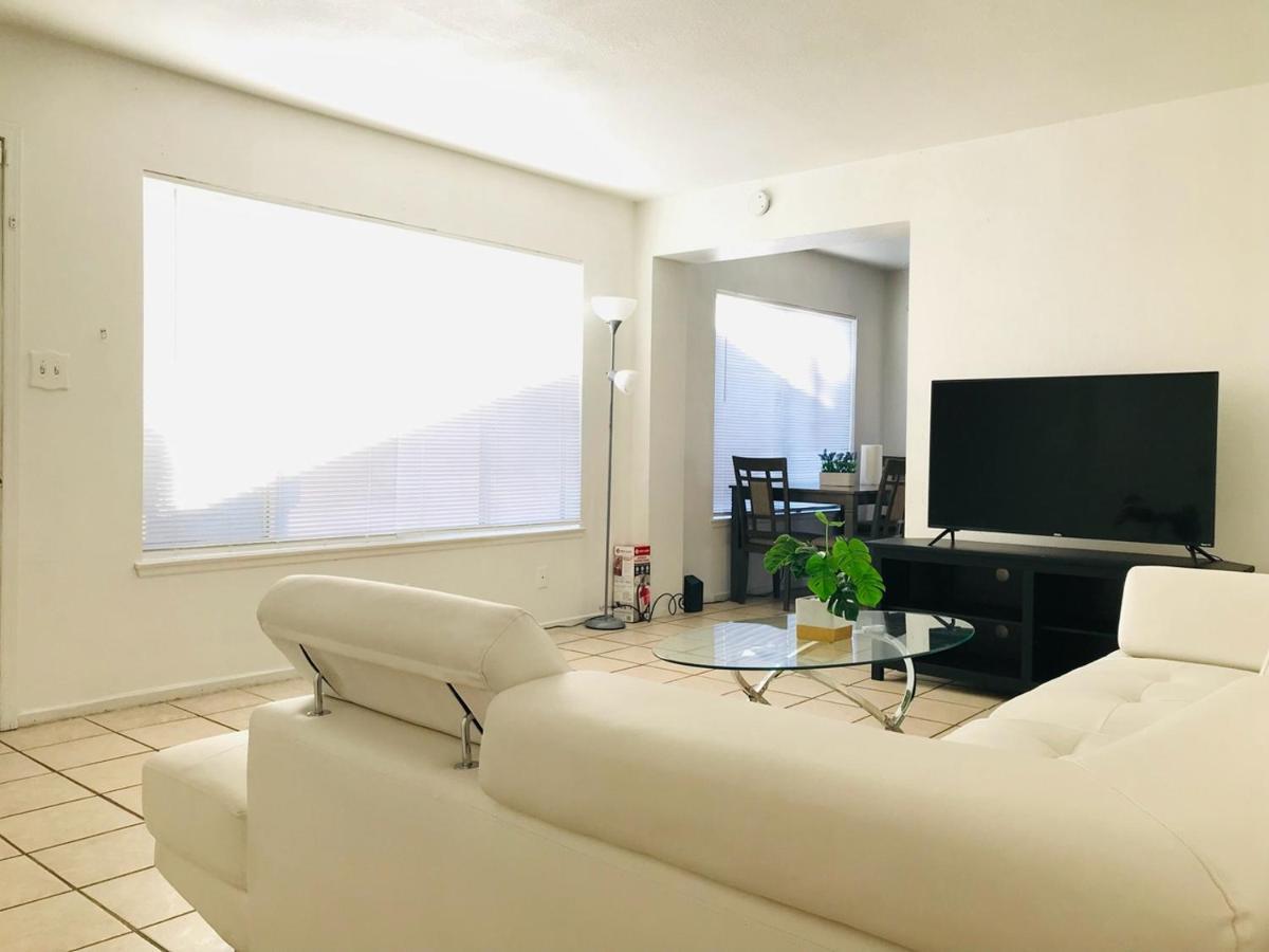 Super Comfortable And Beautiful 3 Bedrooms, 2 Baths House Renting * Las Vegas