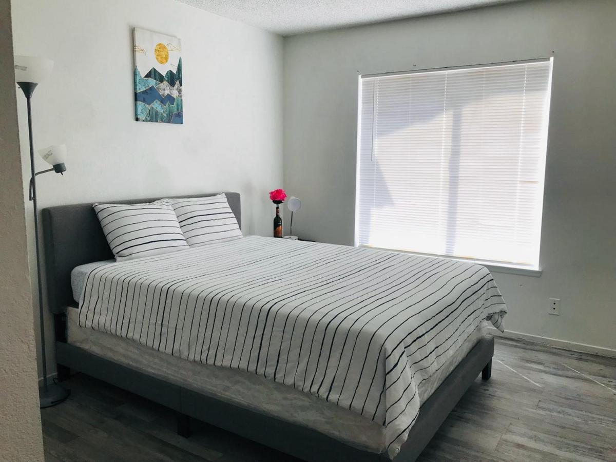 Super Comfortable And Beautiful 3 Bedrooms, 2 Baths House Renting * Las Vegas