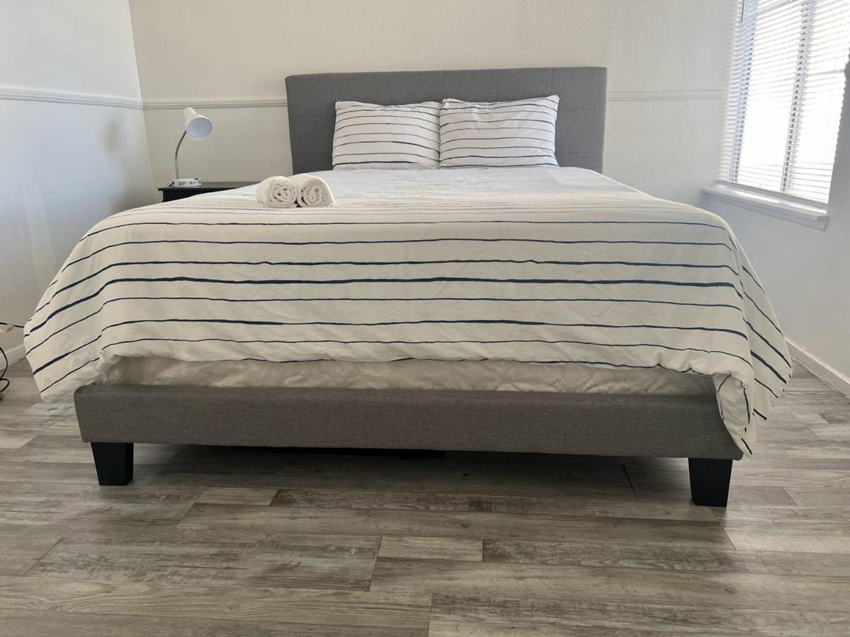 Super Comfortable And Beautiful 3 Bedrooms, 2 Baths House Renting Las Vegas