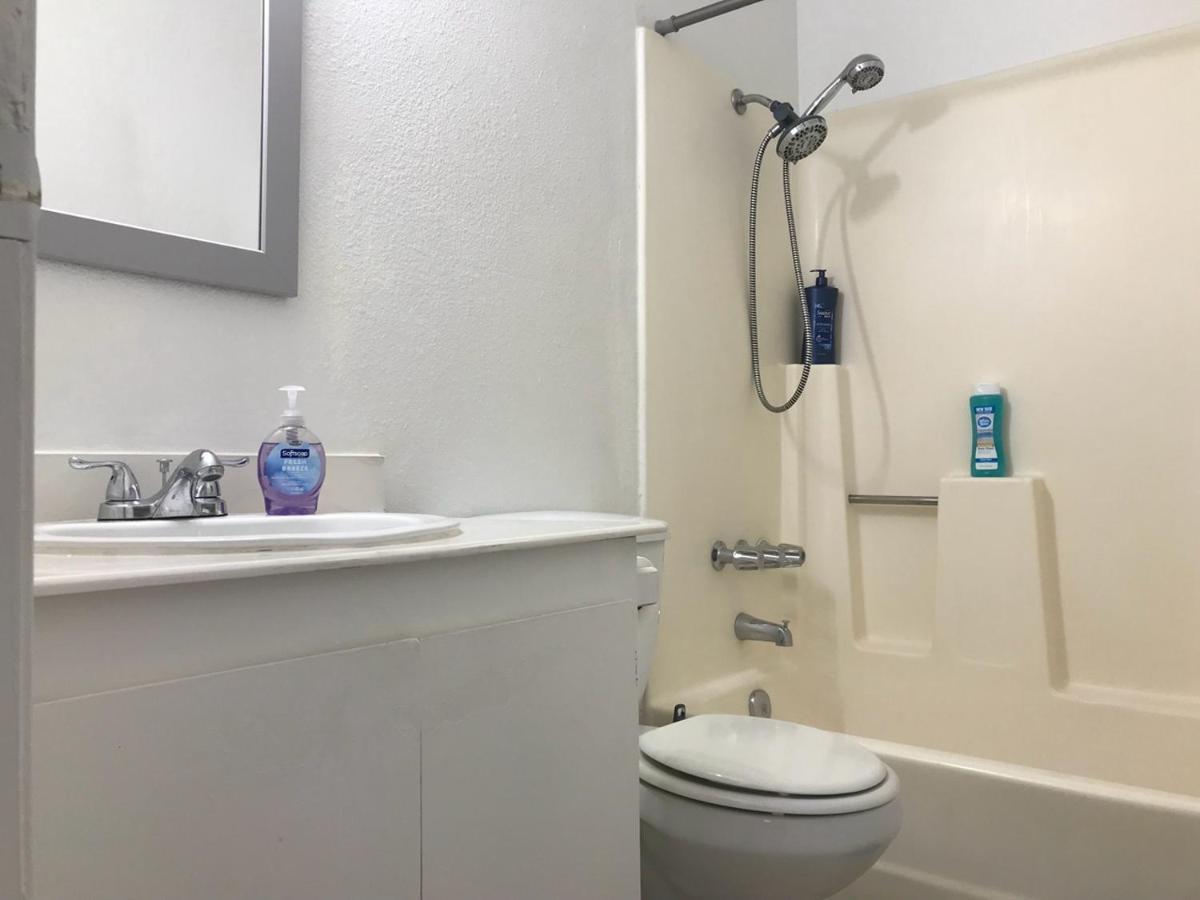 Super Comfortable And Beautiful 3 Bedrooms, 2 Baths House Renting *