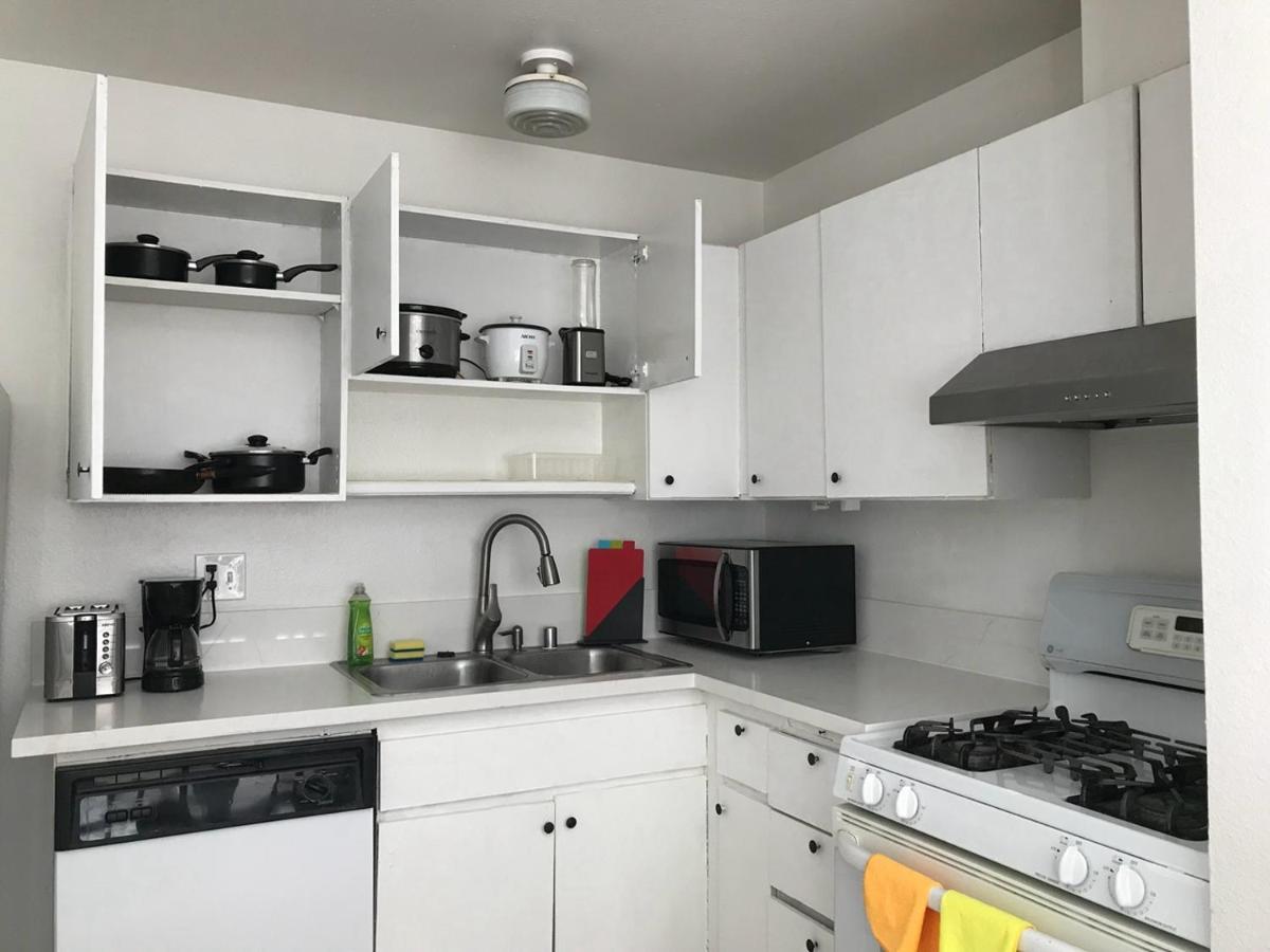Super Comfortable And Beautiful 3 Bedrooms, 2 Baths House Renting