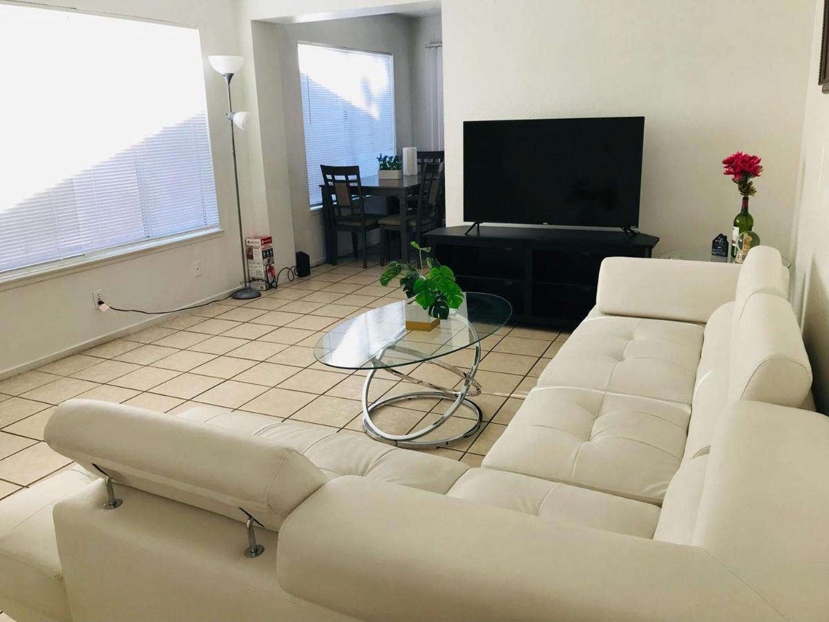 Super Comfortable And Beautiful 3 Bedrooms, 2 Baths House Renting Holiday home *