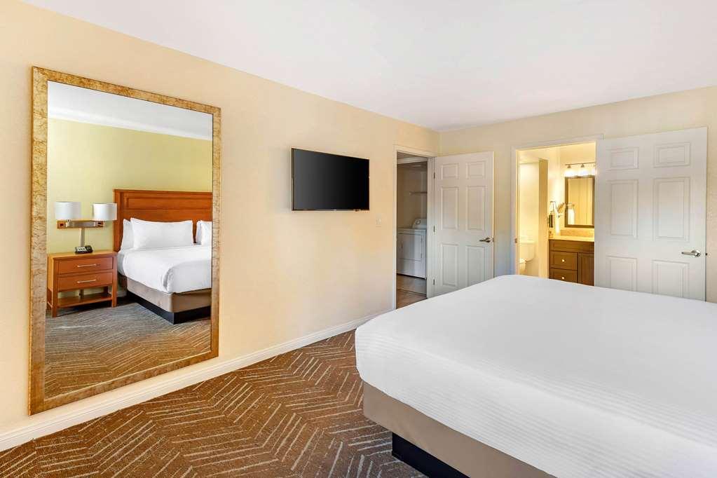 Hilton Vacation Club Desert Retreat Vegas Hotel